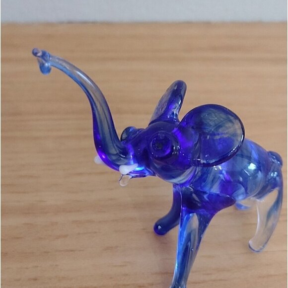 Vtg Miniature Art Glass Elephant Figurine Trunk Up Cobalt Blue Swirl Hand Blown - Picture 5 of 7